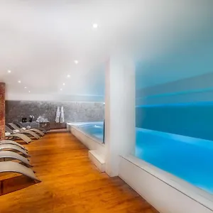hotel-montaigne-spa.fr-provencehotel.com/